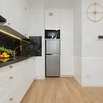 Апартаменты Elegant Near Rondo Onz By Renters Prestige