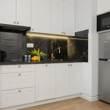 Elegant Near Rondo Onz By Renters Prestige Apartment