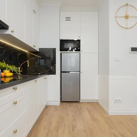 Apartman Elegant Near Rondo Onz By Renters Prestige