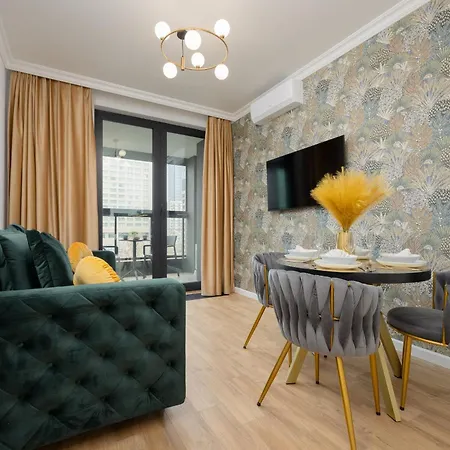 Elegant Near Rondo Onz By Renters Prestige * 华沙