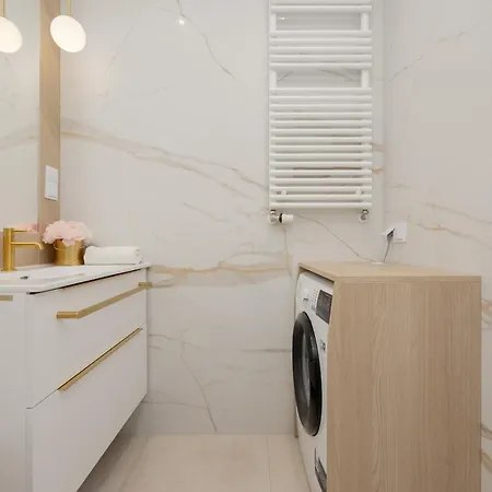 Elegant Near Rondo Onz By Renters Prestige Varşova